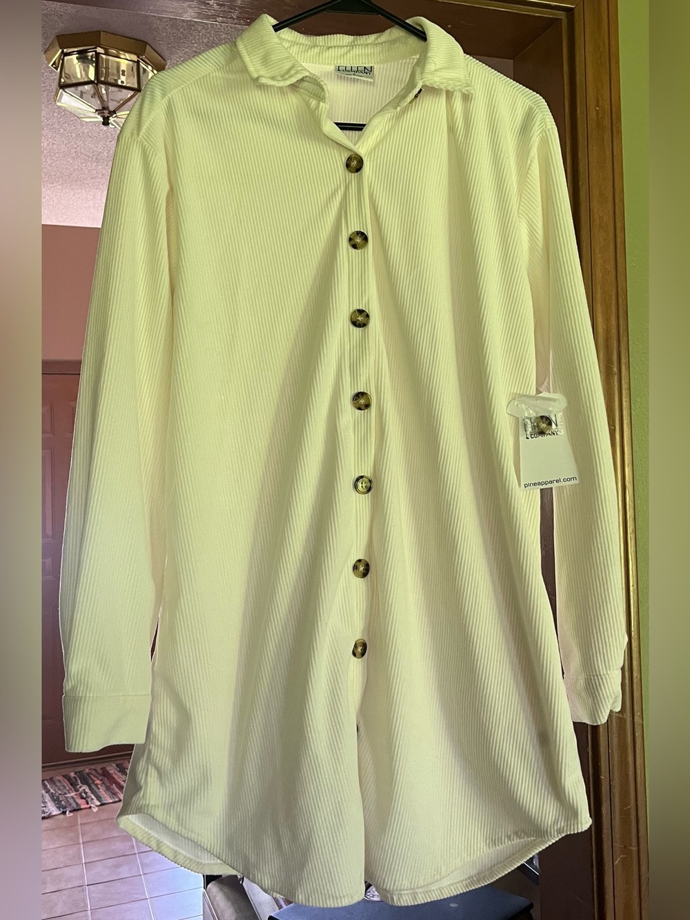Cream Button-Front Long Ribbed Shirt Medium Brand New by Ellen & Company